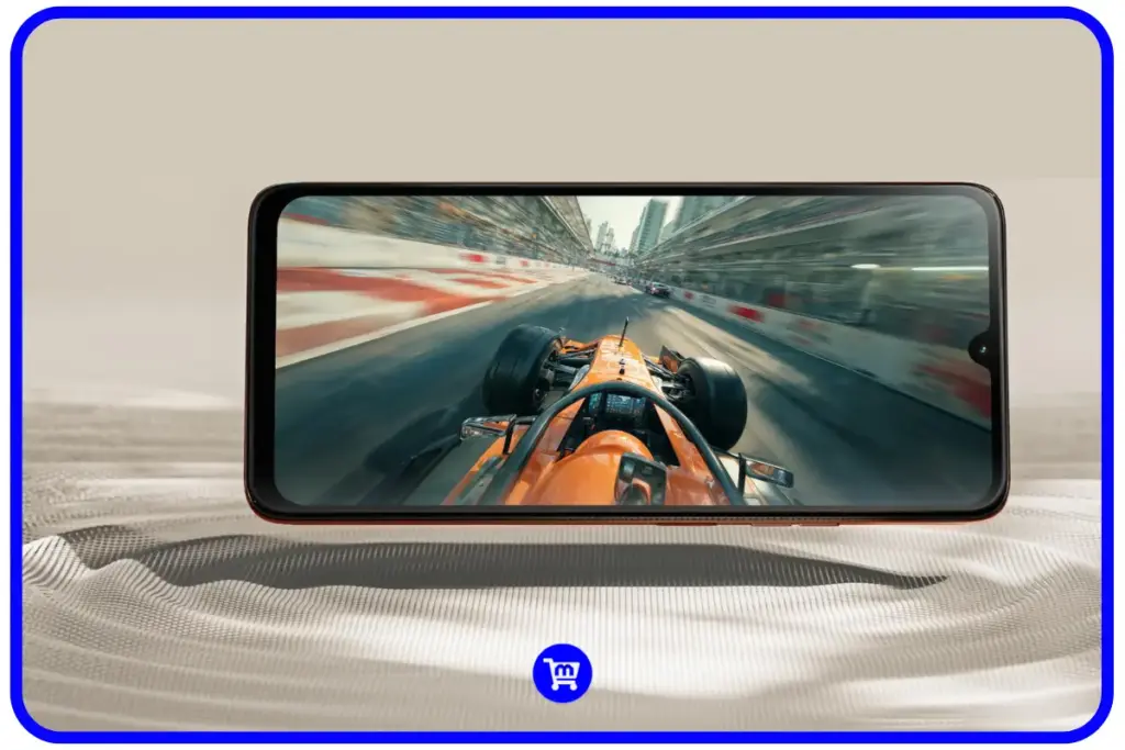 Moto G06 tela 6.88 polegadas 120Hz exibindo jogo de corrida