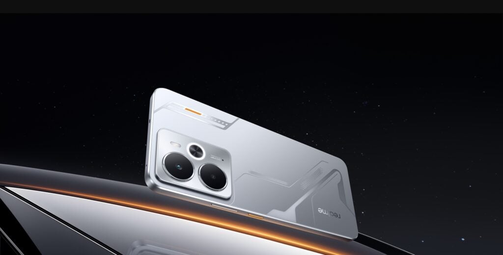 Realme 14 na cor prata com design gamer e câmera tripla em destaque