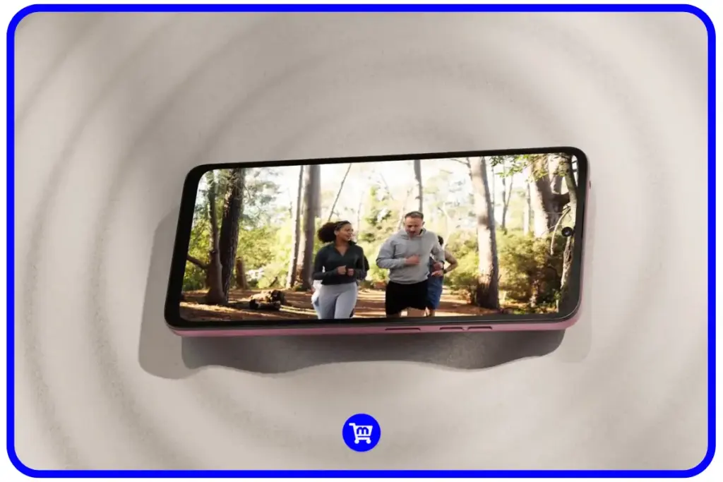 Moto G17 deitado exibindo vídeo na tela IPS LCD de 6,7 polegadas Full HD+