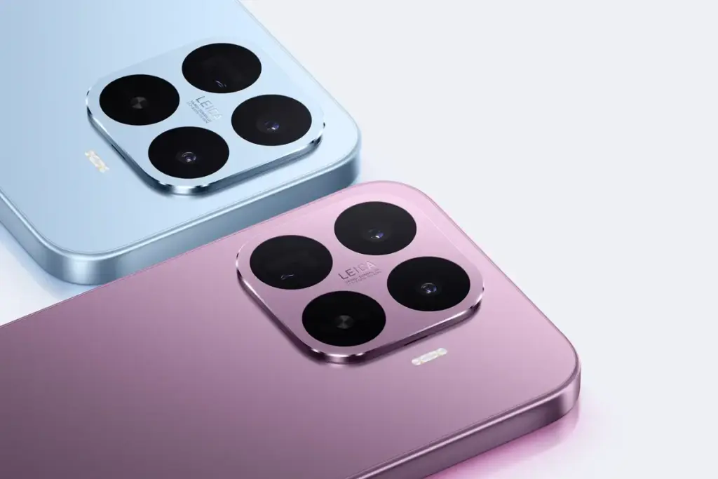 Parte traseira do Xiaomi 17T Pro nas cores azul e rosa com módulo de câmera quádruplo e selo Leica em destaque