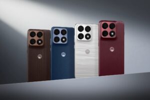 Motorola Edge 70 Pro nas cores Azul Escuro, Vinho, Madeira e Branco infileirados