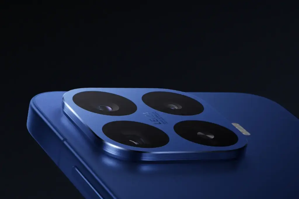 Câmeras do Xiaomi 17T Pro e 17T: Tudo o que foi Anunciado em 2026 2 Close no módulo Leica do Xiaomi 17T Pro azul com quatro lentes e logotipo Leica visível