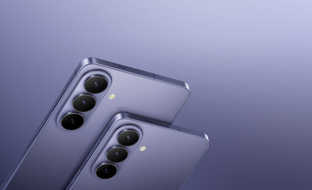 Últimos Lançamentos de Celular da Samsung: Preços e Especificações 2026 18 Samsung Galaxy S26 Plus na cor Violeta.