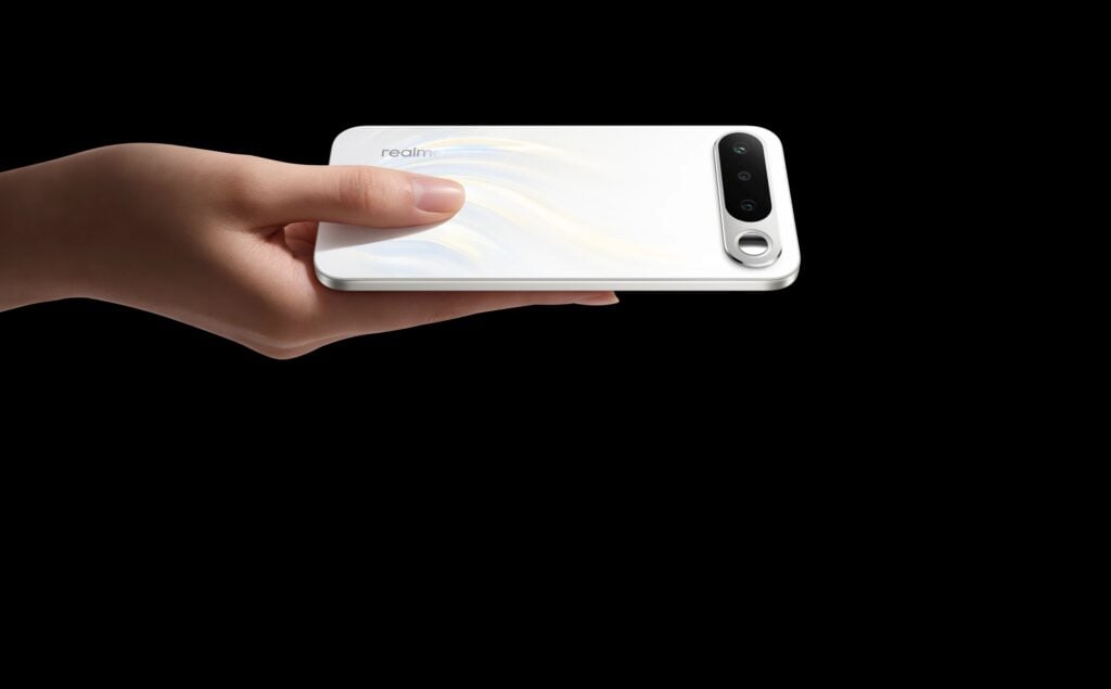 realme 16 5G na cor branca em fundo preto.