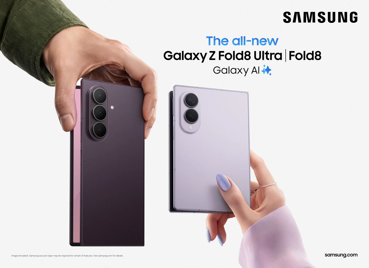 Galaxy Z Fold 8 Ultra e Galaxy Z Fold 8 fechados lado a lado, apresentados no evento de julho da Samsung