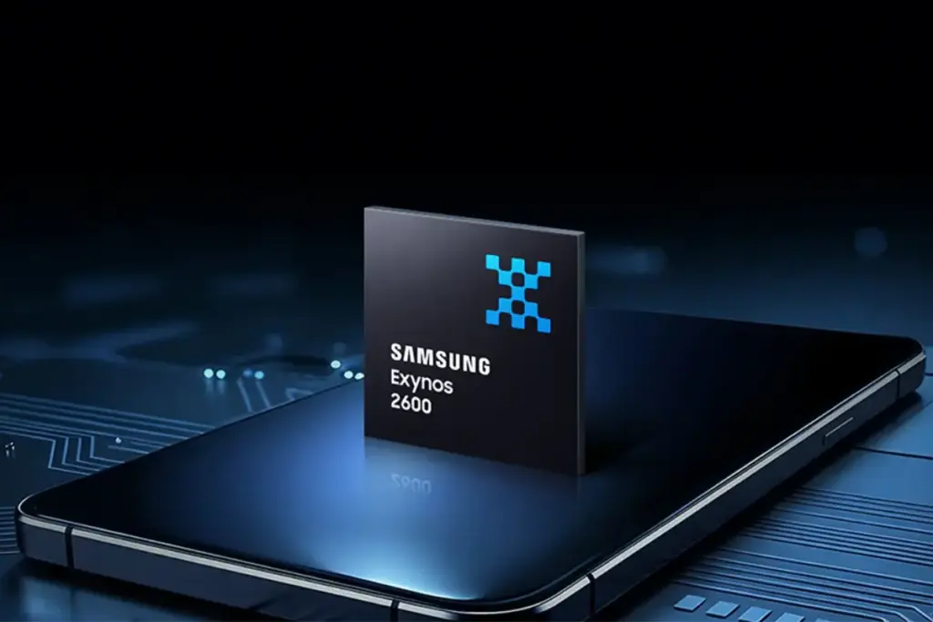Chip Samsung Exynos 2600 de 2 nm que equipa o Galaxy S26 Plus, sobre o corpo do aparelho