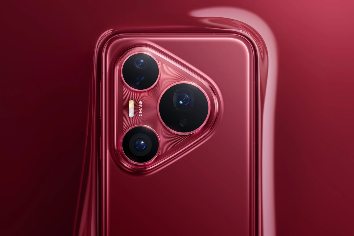 Huawei Pura 80 Pro Vale a Pena em 2026? Análise da Ficha Técnica 7 Módulo triangular de câmeras do Huawei Pura 80 Pro em close, com a lente principal maior que as demais