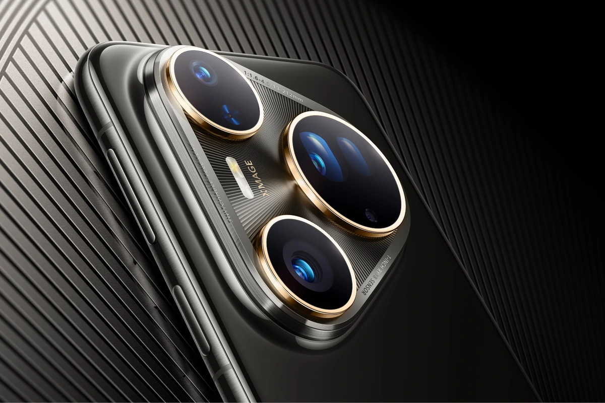 Huawei Pura 80 Ultra Vale a Pena em 2026? Análise do Líder do DXOMARK 4 Traseira do Huawei Pura 80 Ultra na cor Dourado Preto, com o módulo triangular de câmeras em relevo