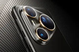 Huawei Pura 80 Ultra vale a pena? Módulo triangular de câmeras do aparelho na cor Dourado Preto