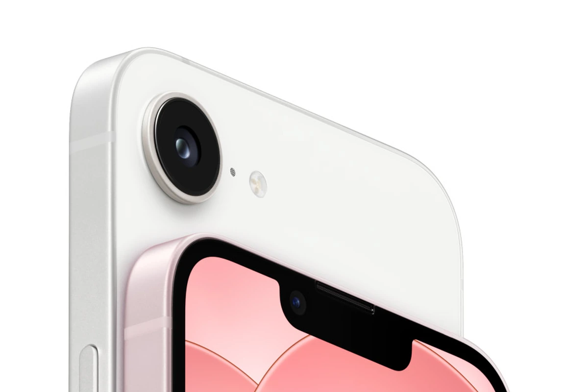 iPhone 17e Vale a Pena em 2026? Agora Custa Menos que o iPhone 16 7 Traseira do iPhone 17e em close, com a câmera única de 48 MP, o flash e o microfone