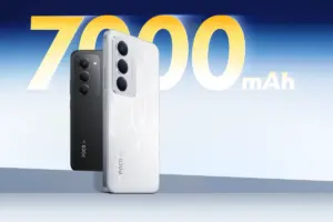 POCO M8s 5G é bom: versões preta e branca lado a lado com a bateria de 7.000 mAh em destaque