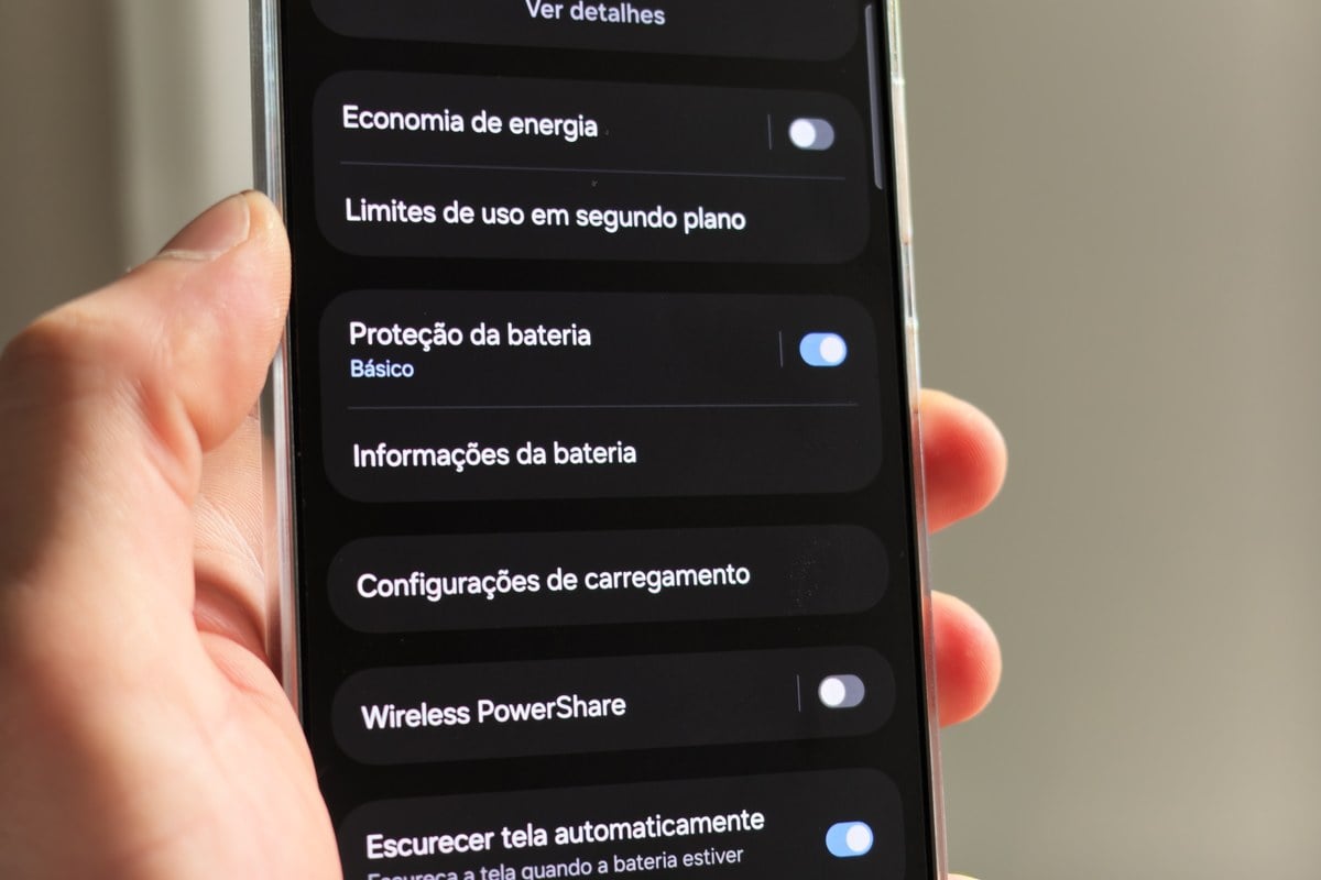 Proteção de bateria Samsung ligada no menu Bateria do Galaxy, com o modo escolhido logo abaixo do nome