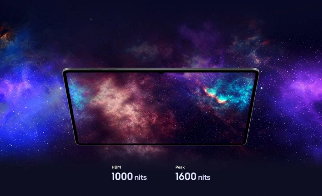 Galaxy Tab S12 Ultra é bom? Veja preço e ficha técnica do tablet da Samsung 5 Tela do tablet Galaxy Tab S12 Ultra exibindo uma galáxia colorida, com especificações de brilho de 1000 nits em HBM e 1600 nits de pico.